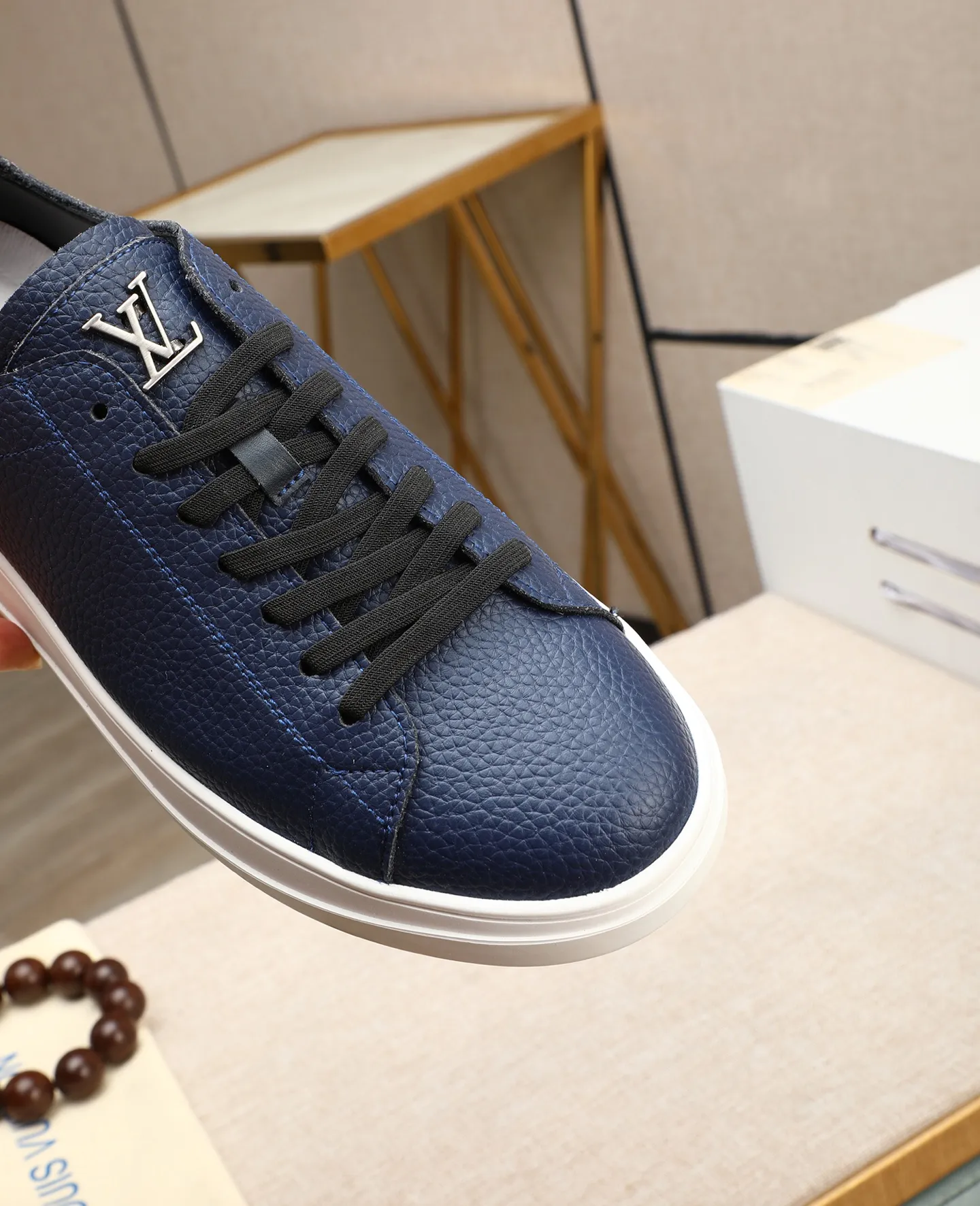 Men's shoes 💰440 📛📛【LOUIS VUITTON】Louis Vuitton official website synchronized new products 👟Milan fashion catwalk style 🇰🇾🇰🇾LV family logo, celebrity style, a must-have for fashionistas ⚠️First-layer calfskin ➕Genuine leather lining ➕Official website original version special outsole 👞Number 38-44
